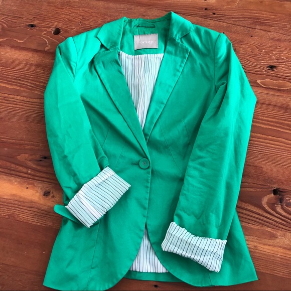 Classy Green blazer - Picture 9 of 12
